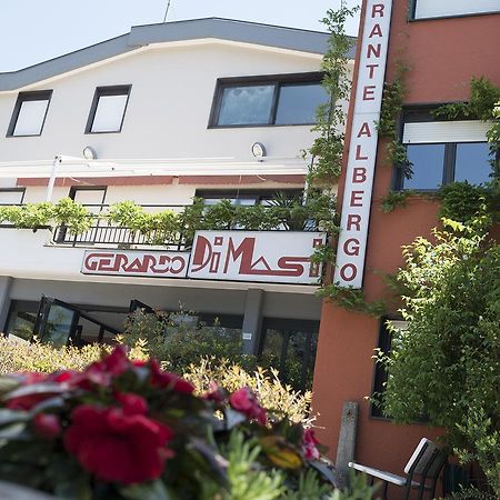 Ristorante Albergo Gerardo Di Masi Caposele Exteriör bild