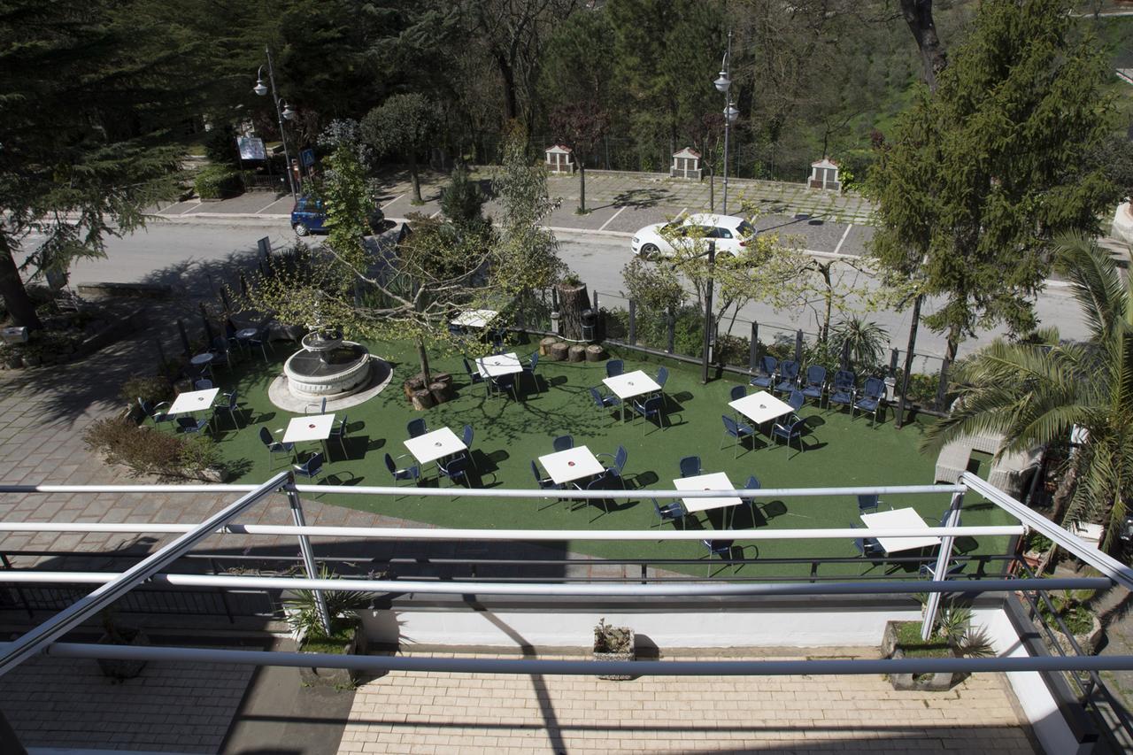 Ristorante Albergo Gerardo Di Masi Caposele Exteriör bild