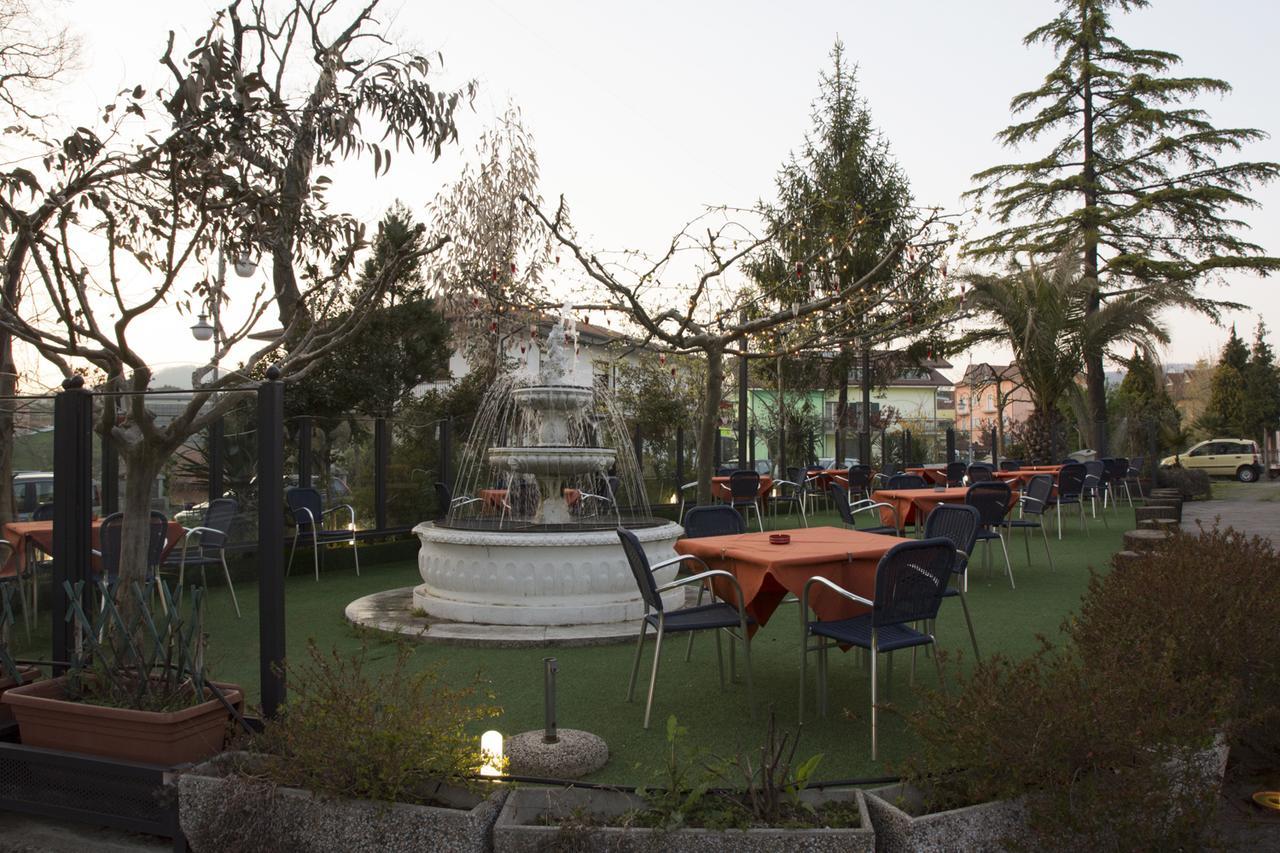 Ristorante Albergo Gerardo Di Masi Caposele Exteriör bild
