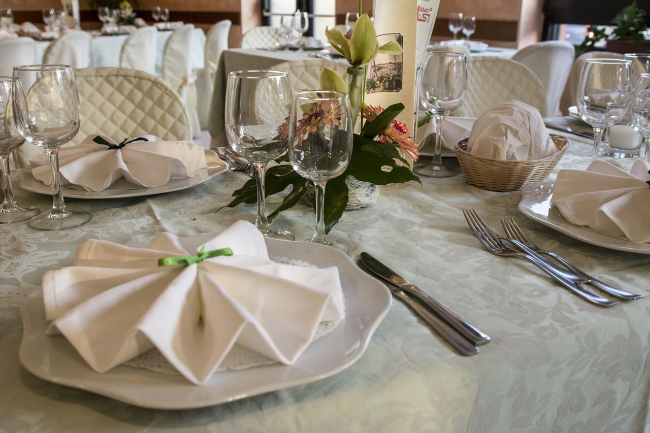 Ristorante Albergo Gerardo Di Masi Caposele Exteriör bild