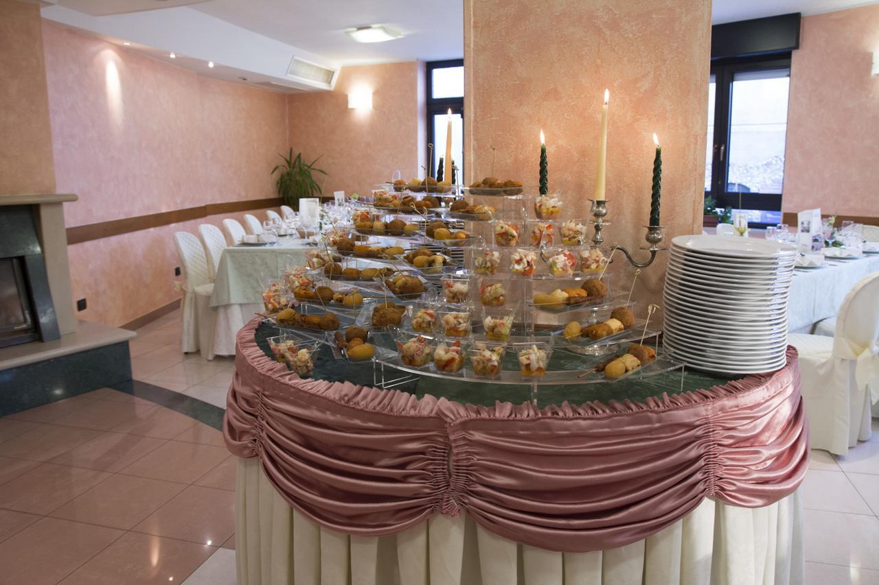 Ristorante Albergo Gerardo Di Masi Caposele Exteriör bild