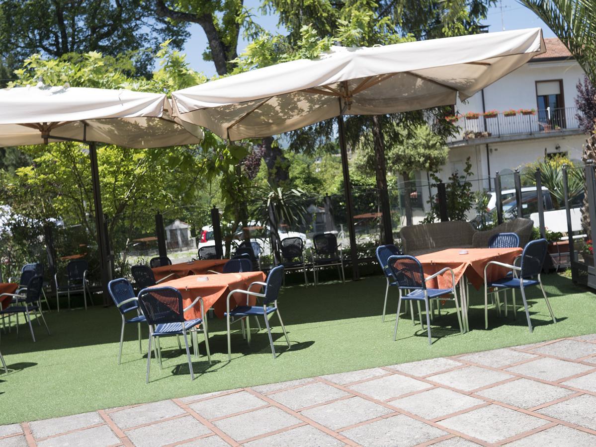 Ristorante Albergo Gerardo Di Masi Caposele Exteriör bild